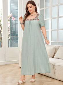 SHEIN Lacomfia 大码女式花卉刺绣泡泡袖迷你连衣裙，夏季 - 綠色 - 查看 4