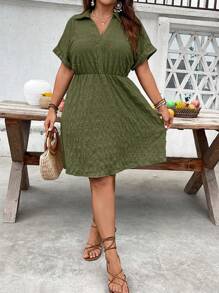 SHEIN LUNE Große Größen Lässig einfarbiges Kleid mit V-Ausschnitt und Kurzarm für den Sommer - Verschiedenfarbig - Übersicht 5