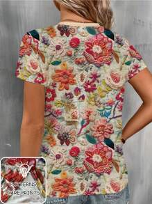 成熟花卉印花女式舒适圆领短袖 T 恤