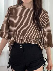 FRIFUL Women's Brown And White Wavy Frill Trim Striped Loose Tee,Summer Casual City Break Short Sleeve Contrast Trim Top,Outdoor Aesthetic Back To School - Rust Brown - View 2