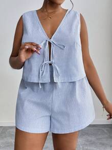 SHEIN PETITE CURVE Bộ áo hai dây sọc dệt đơn giản và quần short cạp cao rộng rãi cho nữ - Xanh và trắng - Xem 3