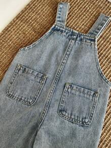 SHEIN 男婴石洗休闲柔软可爱蓝色卷边翻盖口袋宽松牛仔背带裤连体裤牛仔裤，儿童服装男童服装日常服装春夏秋冬服装，男童街头服装，男童乡村服装，男童度假服装 - 中等水洗藍 - 查看 10