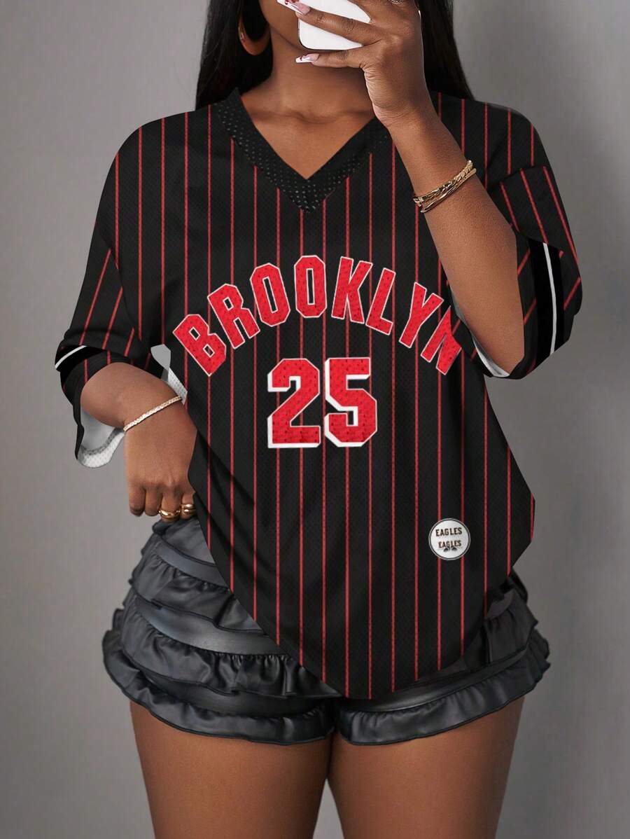 Slaydiva 休闲简约字母和数字设计女式 T 恤，适合夏季运动，红色条纹和布鲁克林印花 - 彩色 - 查看 1