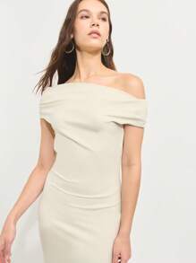 Nöista One-Shoulder Bodycon Maxi Dress In Soft Stretch Fabric With A Chic, Minimalist Silhouette. Perfect For Beach Dinners, 4th Of July Parties, Or Elegant Summer Nights. - Light Grey - View 3