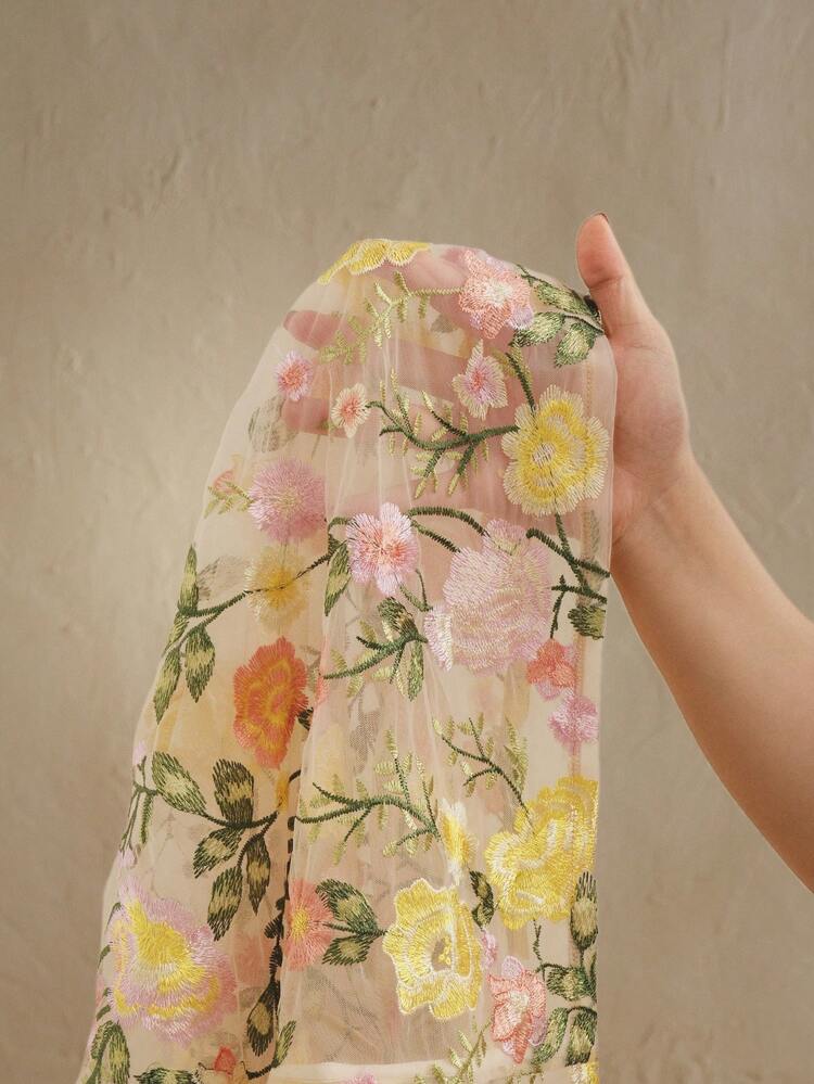Blusa de Manga Longa com Colarinho e Bordado Decorativo para Mulheres no Verão