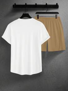 Manfinity Homme Conjunto de Camiseta de manga corta con escote en V y estampado de letras casual para hombre + Pantalones cortos con cordón en la cintura