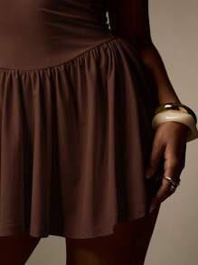 MISSGUIDED Vestido corto sin mangas con cuello en pico, bajo con volantes, corte evasé, para ocasiones casuales, de noche, cóctel, eventos especiales, verano y otoño