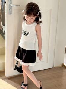 SHEIN Little Byeori Atasan Rajut Kasual Anak Perempuan dengan Hiasan Bunga dan Cetakan Huruf - Putih - View 2