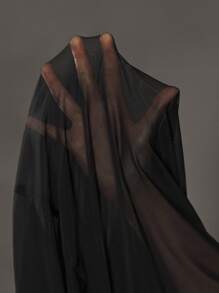 Cheriluna Maternity Vestido de Maxi ajustado de manga larga con hombros descubiertos y dobladillo extra largo para sesión fotográfica de maternidad - Negro - Ver 6