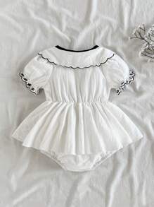 SHEIN Vintaside Kids Pelele de bebé niña con bordado floral elegante y de moda, adecuado para primavera y verano, para uso diario