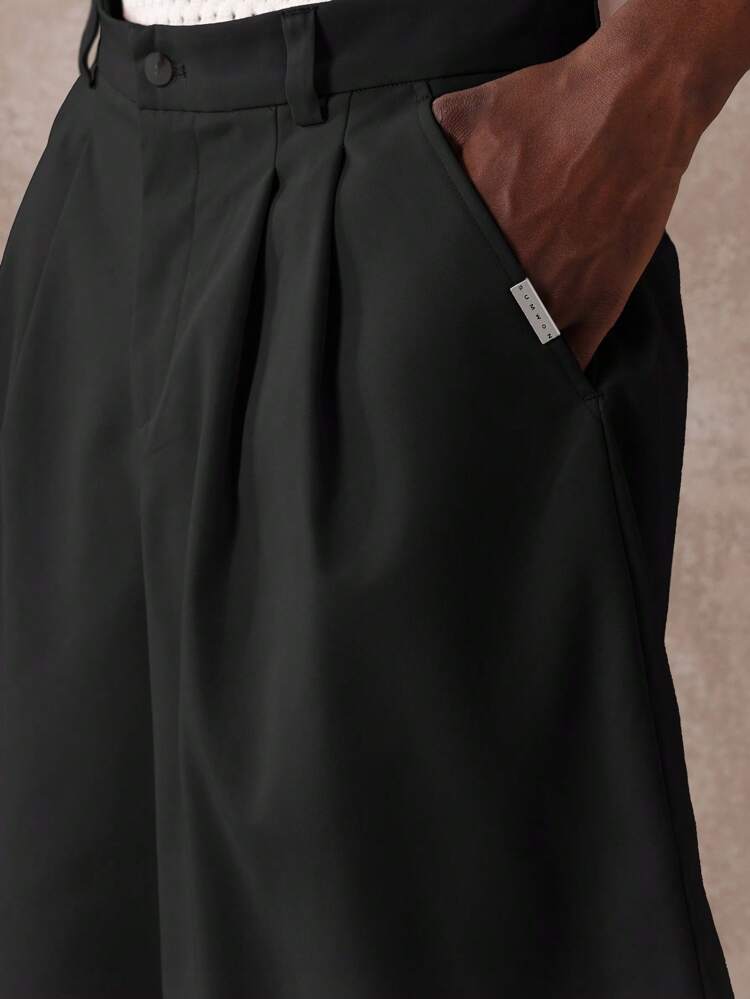 Pleated Wide Leg Loose Fitting Shorts