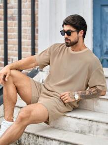 Manfinity VCAY 2 件套男士圆领短袖 T 恤和短裤套装，适合日常穿着，夏季 - 卡其色 - 查看 7