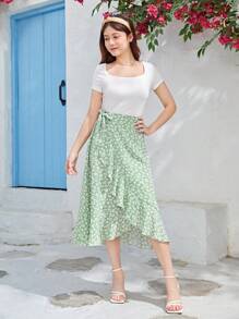 SHEIN Teen Girls' Ribbed Square Neck T-Shirt & Floral Bowknot Accented Ruffled Skirt 2pcs Set