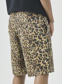 Manfinity EMRG Shorts vaqueros casuales de corte holgado para hombre con diseño de bolsillo y estampado de leopardo