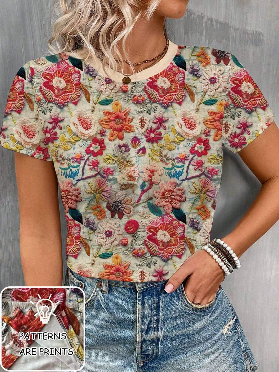 成熟花卉印花女式舒适圆领短袖 T 恤