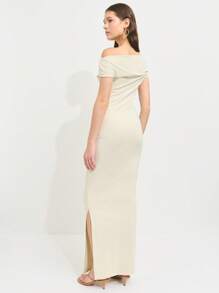 Nöista One-Shoulder Bodycon Maxi Dress In Soft Stretch Fabric With A Chic, Minimalist Silhouette. Perfect For Beach Dinners, 4th Of July Parties, Or Elegant Summer Nights. - Light Grey - View 2