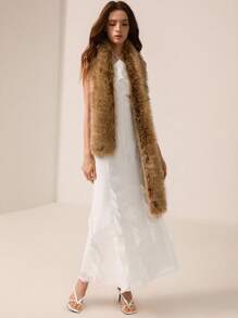 Revavyn 白色雪纺露背荷叶边修身连衣裙 - 白色 - 查看 3