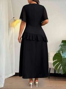 SHEIN Clasi Plus Size Elegant Ruffle Hem Solid Color Vacation Dress