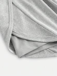 SHEIN Leap Crew Quần short dệt kim màu trơn dành cho nữ tuổi teen có quần short tích hợp, quần short thể thao thường ngày, quần short màu xám, quần short tập gym cho nữ, quần short thoải mái cho nữ, quần short thể thao, quần short tập luyện - Xám - Xem 6