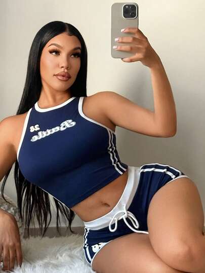 SHEIN SXY 2 件女式字母印花短款上衣和短裤套装，夏季两件套女式运动短裤运动两件套，2 件短裤套装，海军蓝两件套女式运动服短裤