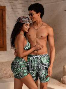 Manfinity VDAYZ Men's Beach Vacation Print Drawstring Swim Trunks (Messy Print) - Green - View 3