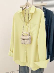 SHEIN EZwear Blusa informal de mujer talla grande con un solo abotonado, bolsillo, manga larga y de unicolor