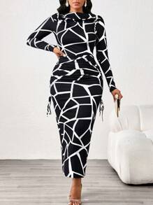 SHEIN Lady فستان نسائي أنيق وفاخر بنمط نمر وياقة قارب، أكمام طويلة وقصة ضيقة