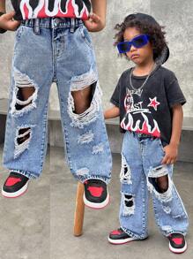 年轻男孩都市街头酷炫时尚 Y2k 时尚石洗破洞磨损宽松蓝色牛仔裤，百搭休闲童装男童春夏日常服装和街头服饰，适合幼儿男孩