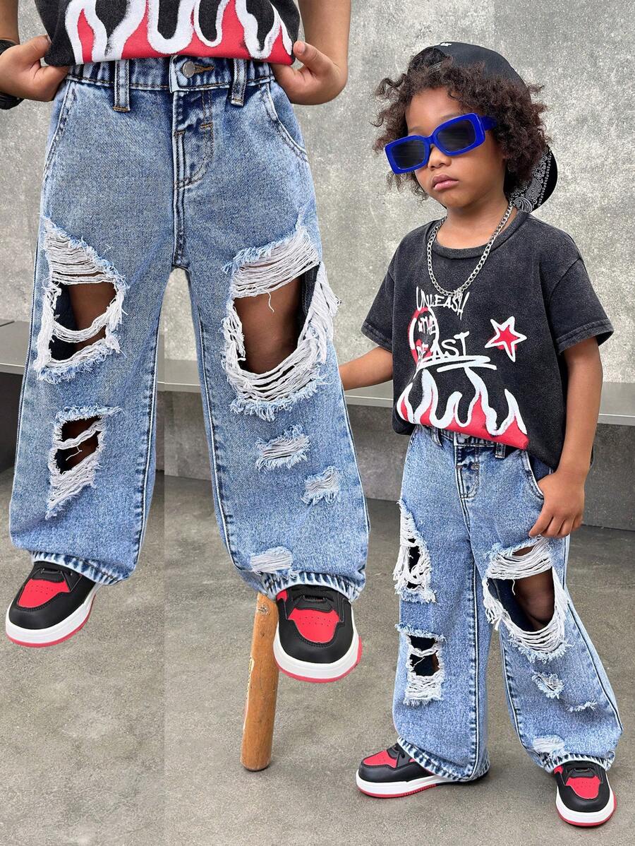 年轻男孩都市街头酷炫时尚 Y2k 时尚石洗破洞磨损宽松蓝色牛仔裤，百搭休闲童装男童春夏日常服装和街头服饰，适合幼儿男孩