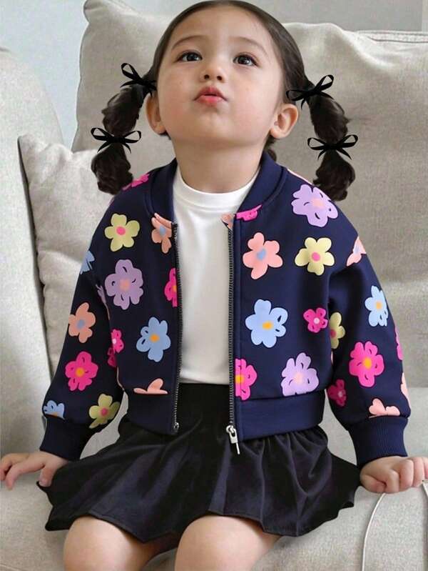 SHEIN Genkimix Kids جاكيت بيسبول ذات طوق قائم وسحاب ملونة مطبوع عليها حرف فضفاضة قصيرة، مناسبة للخريف