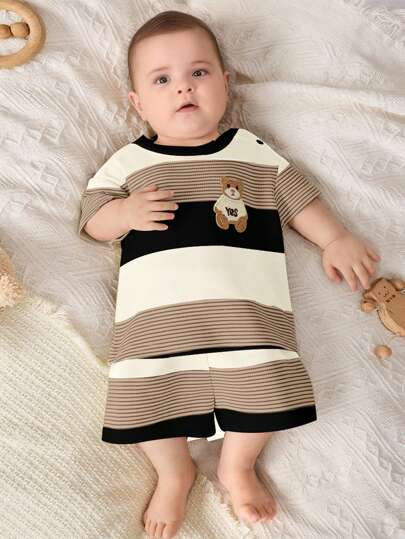 Cozy Pixies 新生婴儿男孩/女孩卡通熊印花柔软针织短袖套头衫和松紧腰短裤 2 件套