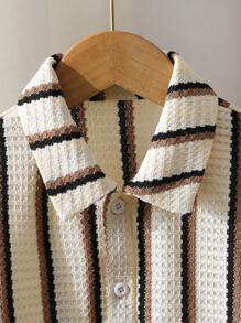 SHEIN Genkimix Kids 2pcs/Set Young BoyTextured Stripe Knit Shirt And Shorts Set