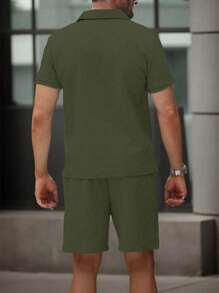 Manfinity Homme Bộ áo thun polo và quần short trơn màu cho nam, giản dị và tối giản để mặc hàng ngày - xanh quân đội - Xem 2