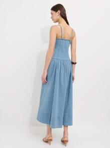 Nöista Vestido midi de mezclilla con escote en forma de corazón, tirantes finos y corbata en la cintura. Un básico de verano, ideal para días de playa, atuendos del 4 de julio o planes de fin de semana informales.