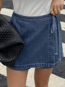 DAZY Women's Casual Knotted Denim Shorts