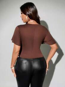 Viva Relle 大码 V 领金属装饰休闲系带修身度假 T 恤，夏季 - 棕色 - 查看 2