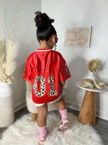 女童红色豹纹字母图案V领宽松T恤，运动休闲街头风足球衫，豹纹衬衫，红色女童款 - 紅色 - 查看 2