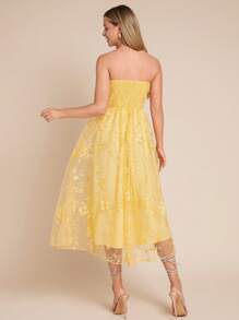 Amorya 女士优雅奶油黄色灯芯绒花卉刺绣露肩连衣裙（带胸罩杯） - 黃色 - 查看 2