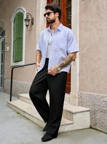 HIMLAND Camisa de manga corta con rayas y bordado estilo americano, de corte holgado y casual para hombres