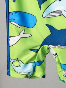 SHEIN Set de 2 piezas, camiseta rash guard de manga larga y gorra con gráficos de dibujos animados lindos y bloques de color para niños pequeños, adecuado para playa, piscina, primavera/verano - Multicolor - Ver 3