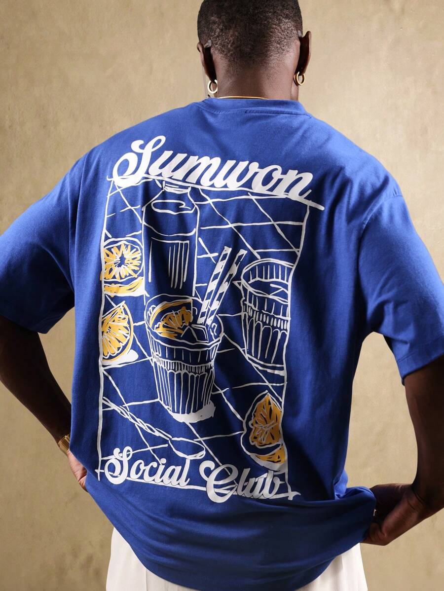 SUMWON Social Club 图案印花棉质 T 恤休闲都市街头风夏季休闲宽松常规版型舒适必备 - 寶藍色 - 查看 1
