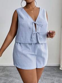 SHEIN PETITE CURVE Bộ áo hai dây sọc dệt đơn giản và quần short cạp cao rộng rãi cho nữ - Xanh và trắng - Xem 5