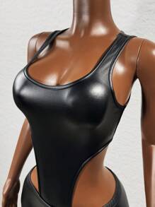 Mistrie Mono de PU con cortes estilo callejero salvaje y sexy para mujeres, artículo a juego para festivales de música, conjunto de una sola pieza - Negro - Ver 4