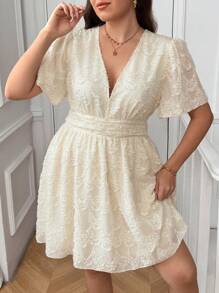 SHEIN Frenchy Vestido con textura y escote en V para tallas grandes de mujer, vestido casual de moda para citas, apto para uso diario