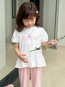 SHEIN 年轻女孩休闲字母印花荷叶边下摆T恤和裤子套装 - 彩色 - 查看 1