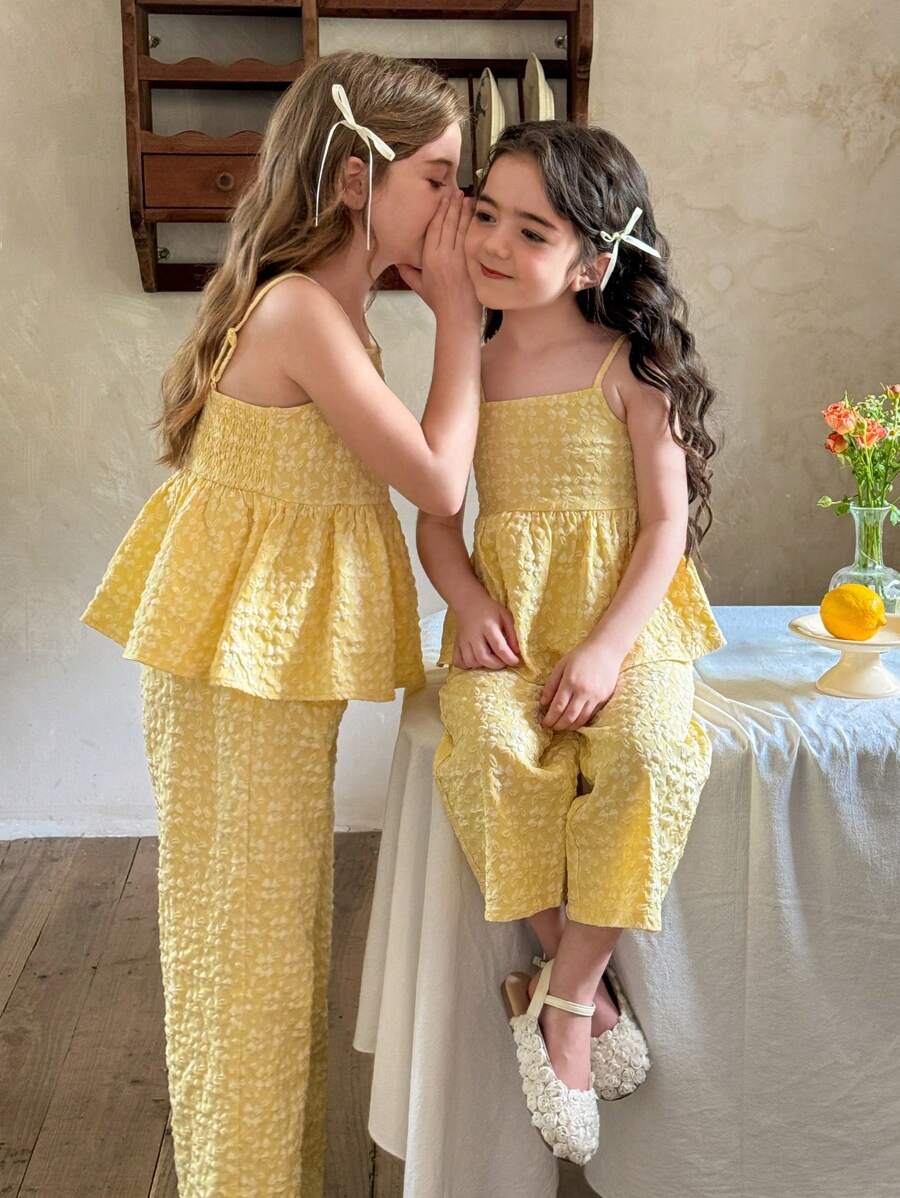 LMoss Kids Bộ đồ đôi LMoss dành cho bé gái, gồm áo hai dây xếp ly màu trơn và quần ống rộng, thích hợp cho mùa xuân và mùa hè, màu vàng, dành cho bé gái nhỏ, quần áo trẻ em 4 tuổi. - Màu vàng - Xem 1