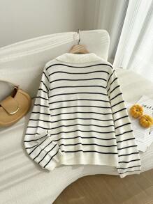 SHEIN EZwear Cárdigan informal holgado a rayas blancas y negras de manga larga para mujer de talla grande - Blanco y Negro - Ver 2