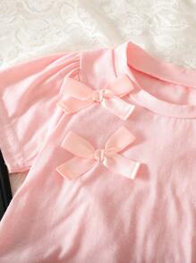 SHEIN 2 piezas Conjunto de ropa casual linda para niña bebé, blusa con manga corta con volantes y moño + pantalones largos acampanados, ropa dulce y versátil para niña bebé - Rosa - Ver 5