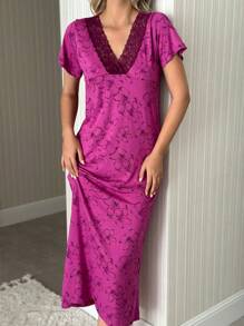 Robe de maison longue en coton avec motif floral et couleurs contrastées en dentelle pour se détendre