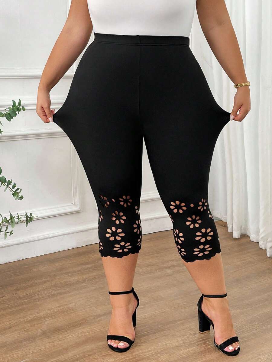 SHEIN CURVE+ 大码女士黑色七分休闲打底裤，简约时尚，适合夏季、度假、日常休闲穿着，也适合夏季/乡村/海滩度假。 - 黑色 - 查看 1